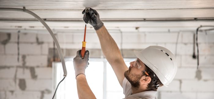 Brightening Up Sherman Oaks: Expert Commercial Electrician Services